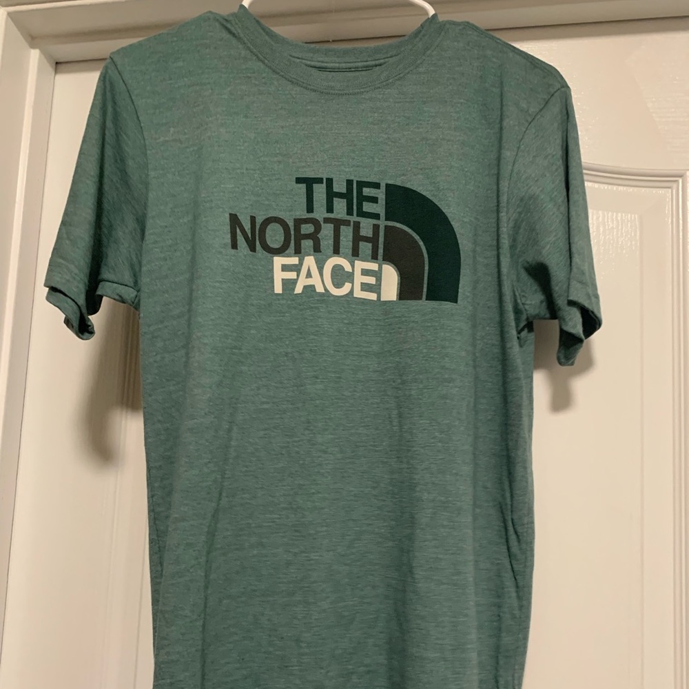Men’s north face T-shirt